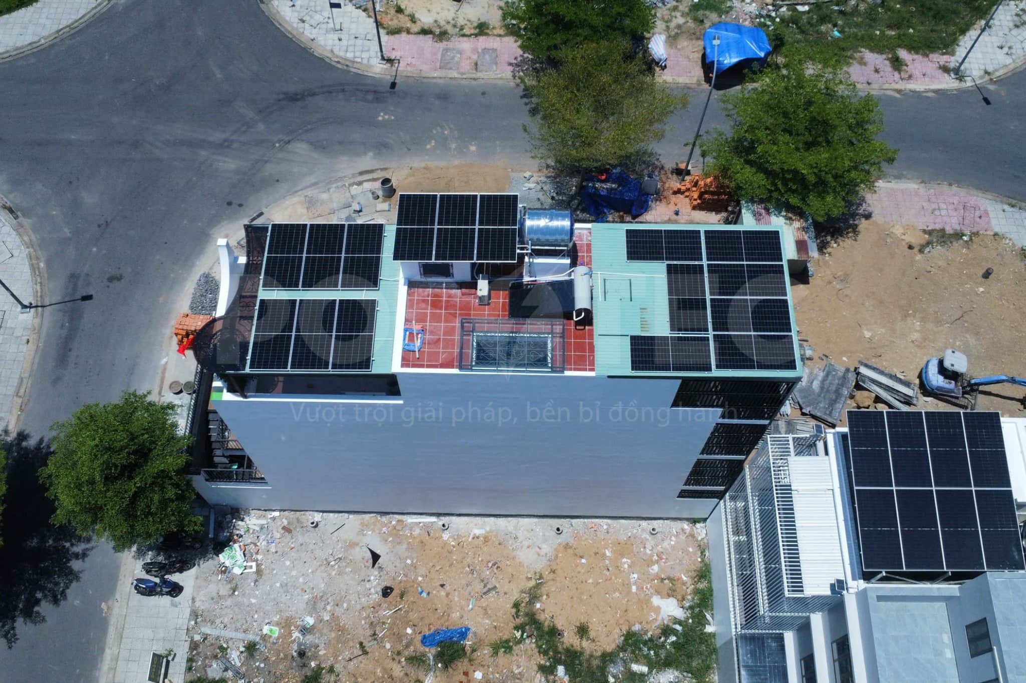 điện năng lượng mặt trời tại Thái Hưng - Nha Trang