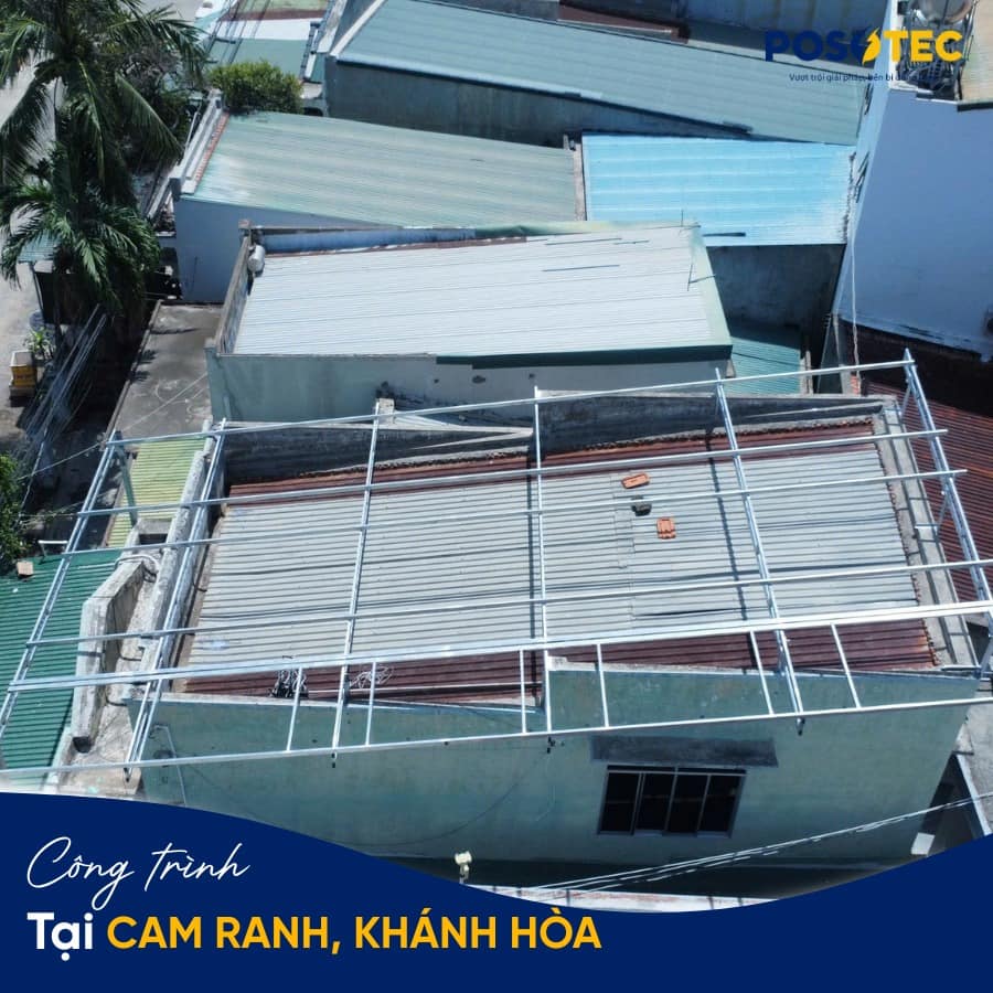 mái nhà khi chưa được lắp điện năng lượng mặt trời